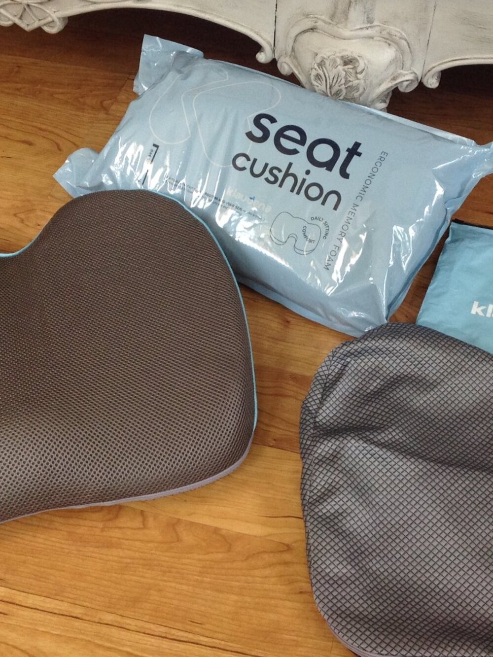 Ergonomic Seat Cushion with Extra Seat Cushion Cover